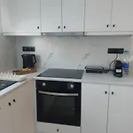 Nyaraló Apomero In Rochari *