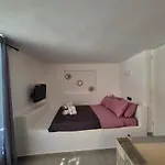 Nyaraló Apomero In Rochari *