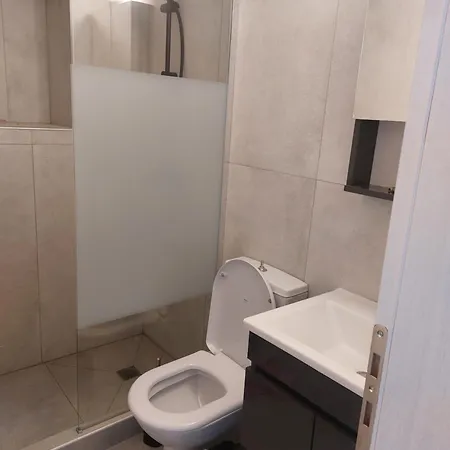 Apomero In Rochari Holiday home