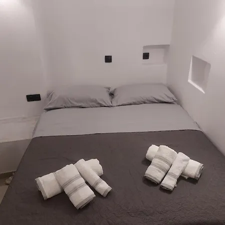 Tatil Evi Apomero In Rochari Pánormos